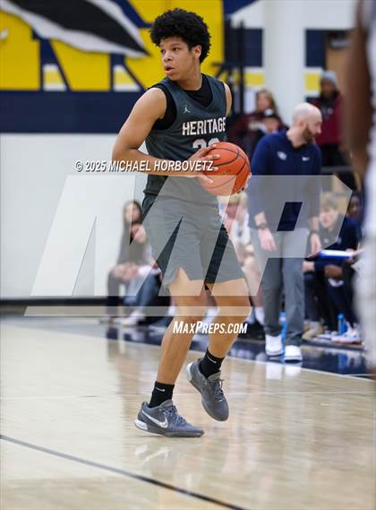 Thumbnail 1 in Heritage vs. Walnut Grove (UIL 5A D1 Area) photogallery.