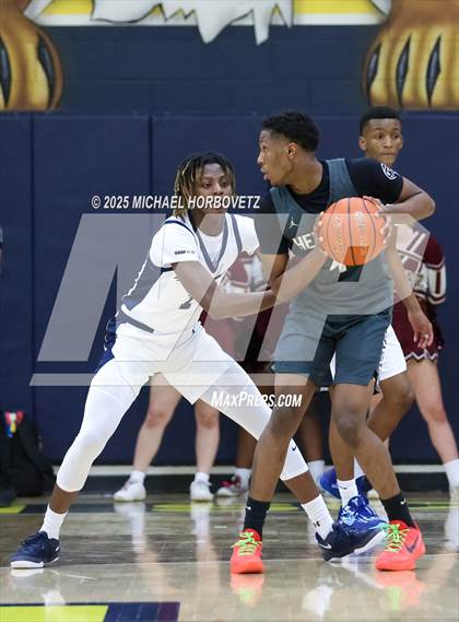 Thumbnail 1 in Heritage vs. Walnut Grove (UIL 5A D1 Area) photogallery.