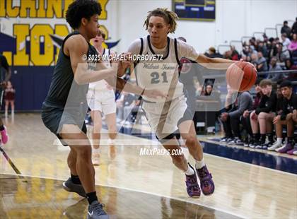 Thumbnail 3 in Heritage vs. Walnut Grove (UIL 5A D1 Area) photogallery.