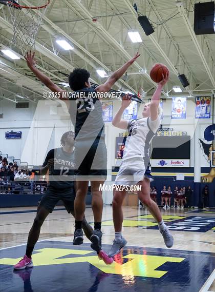 Thumbnail 2 in Heritage vs. Walnut Grove (UIL 5A D1 Area) photogallery.