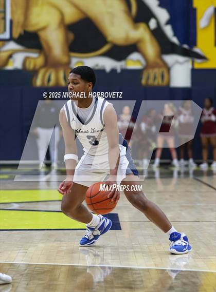 Thumbnail 1 in Heritage vs. Walnut Grove (UIL 5A D1 Area) photogallery.