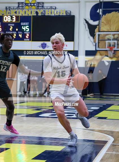 Thumbnail 1 in Heritage vs. Walnut Grove (UIL 5A D1 Area) photogallery.