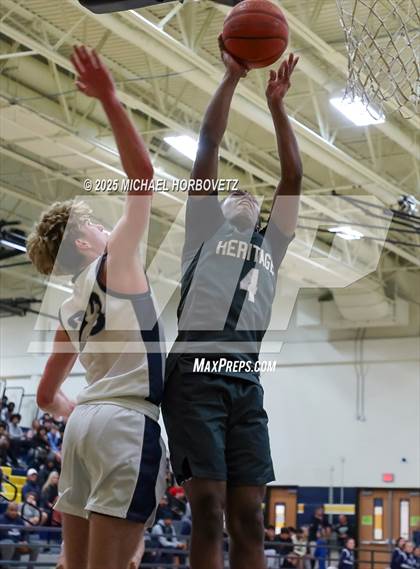Thumbnail 2 in Heritage vs. Walnut Grove (UIL 5A D1 Area) photogallery.