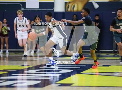 Thumbnail 3 in Heritage vs. Walnut Grove (UIL 5A D1 Area) photogallery.