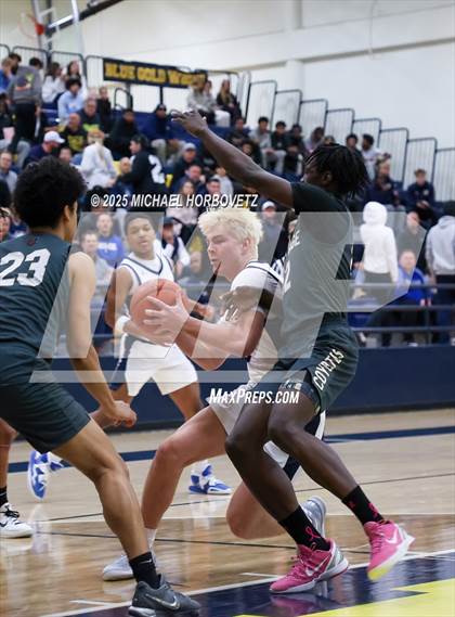 Thumbnail 3 in Heritage vs. Walnut Grove (UIL 5A D1 Area) photogallery.