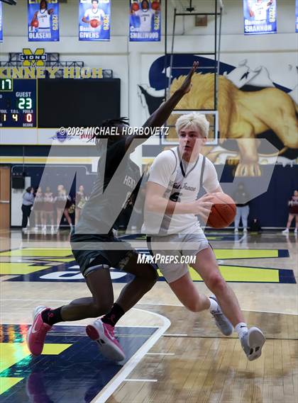 Thumbnail 1 in Heritage vs. Walnut Grove (UIL 5A D1 Area) photogallery.