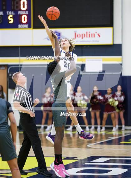 Thumbnail 3 in Heritage vs. Walnut Grove (UIL 5A D1 Area) photogallery.