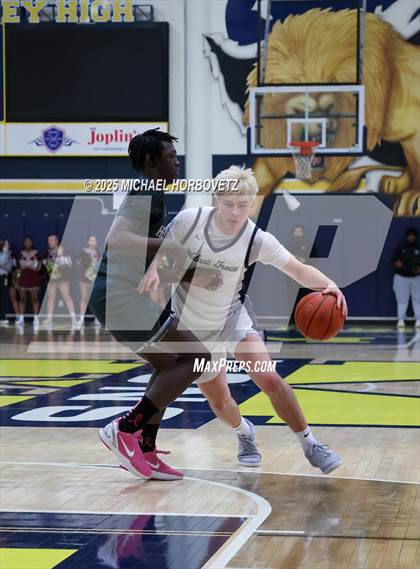 Thumbnail 3 in Heritage vs. Walnut Grove (UIL 5A D1 Area) photogallery.