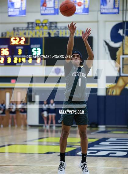 Thumbnail 3 in Heritage vs. Walnut Grove (UIL 5A D1 Area) photogallery.