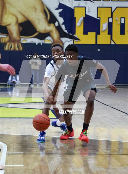 Thumbnail 3 in Heritage vs. Walnut Grove (UIL 5A D1 Area) photogallery.