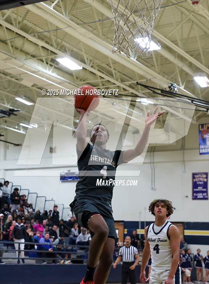 Thumbnail 1 in Heritage vs. Walnut Grove (UIL 5A D1 Area) photogallery.