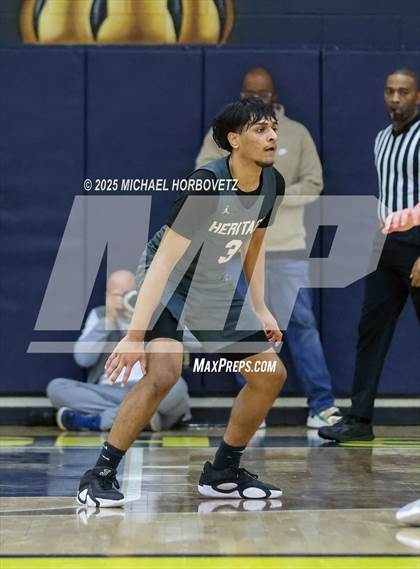 Thumbnail 1 in Heritage vs. Walnut Grove (UIL 5A D1 Area) photogallery.