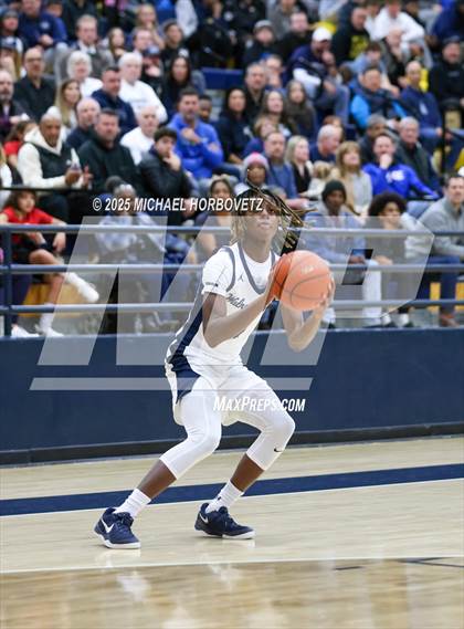 Thumbnail 3 in Heritage vs. Walnut Grove (UIL 5A D1 Area) photogallery.