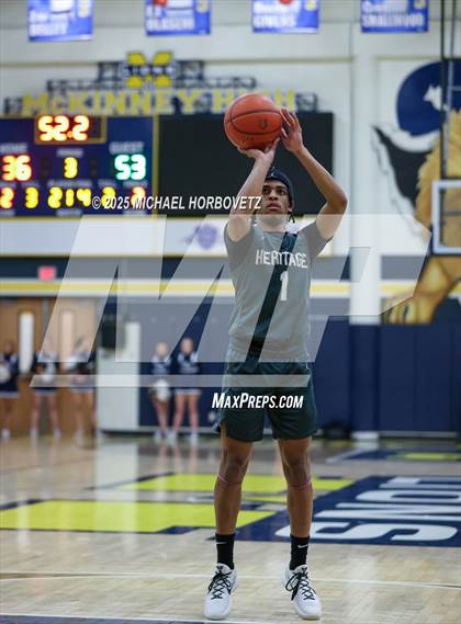 Thumbnail 2 in Heritage vs. Walnut Grove (UIL 5A D1 Area) photogallery.