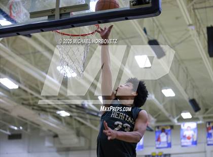 Thumbnail 2 in Heritage vs. Walnut Grove (UIL 5A D1 Area) photogallery.