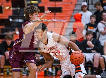 Thumbnail 1 in DeSmet Jesuit @ Edwardsville photogallery.