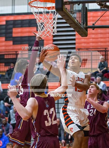 Thumbnail 2 in DeSmet Jesuit @ Edwardsville photogallery.