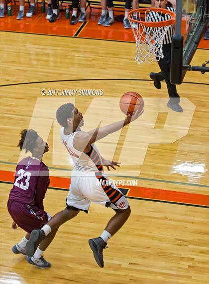Thumbnail 1 in DeSmet Jesuit @ Edwardsville photogallery.