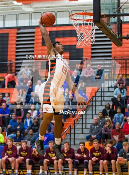Thumbnail 2 in DeSmet Jesuit @ Edwardsville photogallery.