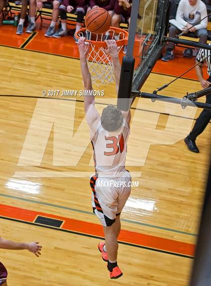 Thumbnail 2 in DeSmet Jesuit @ Edwardsville photogallery.