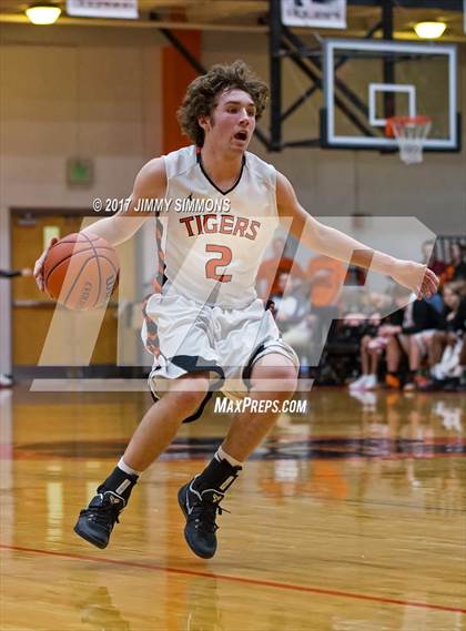 Thumbnail 1 in DeSmet Jesuit @ Edwardsville photogallery.