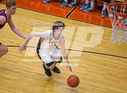Thumbnail 2 in DeSmet Jesuit @ Edwardsville photogallery.