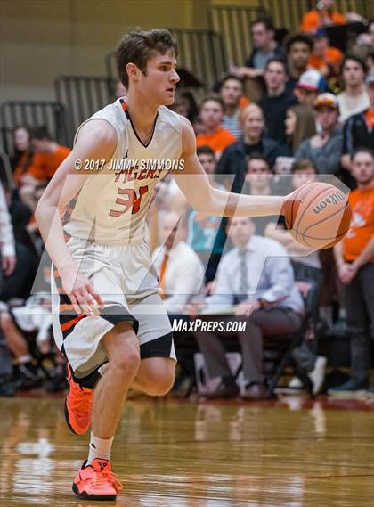Thumbnail 2 in DeSmet Jesuit @ Edwardsville photogallery.