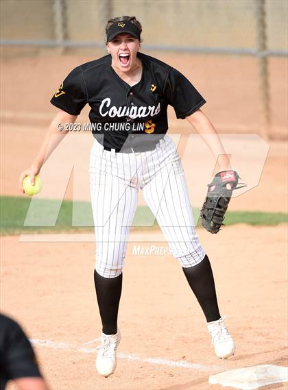 Thumbnail 1 in Santiago vs. Capistrano Valley (CIF SS D3 Final) photogallery.