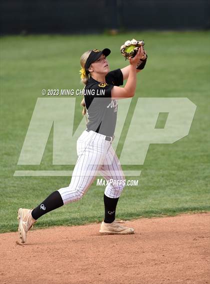 Thumbnail 3 in Santiago vs. Capistrano Valley (CIF SS D3 Final) photogallery.