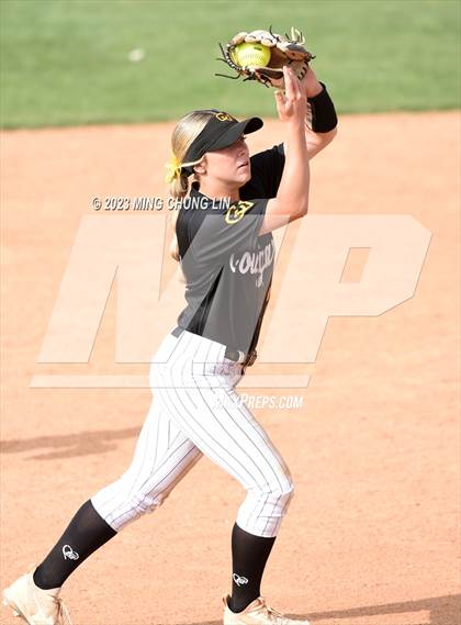 Thumbnail 1 in Santiago vs. Capistrano Valley (CIF SS D3 Final) photogallery.