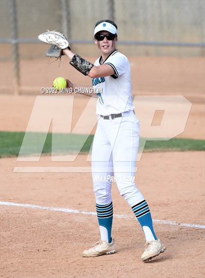 Thumbnail 1 in Santiago vs. Capistrano Valley (CIF SS D3 Final) photogallery.