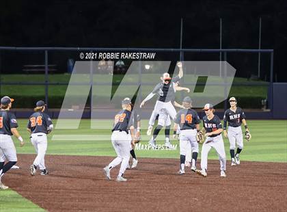 Thumbnail 2 in Rockwall vs. Rockwall-Heath (UIL 6A Regional Final) photogallery.