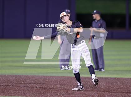 Thumbnail 2 in Rockwall vs. Rockwall-Heath (UIL 6A Regional Final) photogallery.