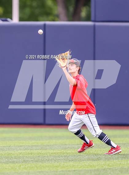 Thumbnail 1 in Rockwall vs. Rockwall-Heath (UIL 6A Regional Final) photogallery.