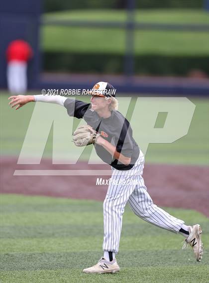 Thumbnail 3 in Rockwall vs. Rockwall-Heath (UIL 6A Regional Final) photogallery.