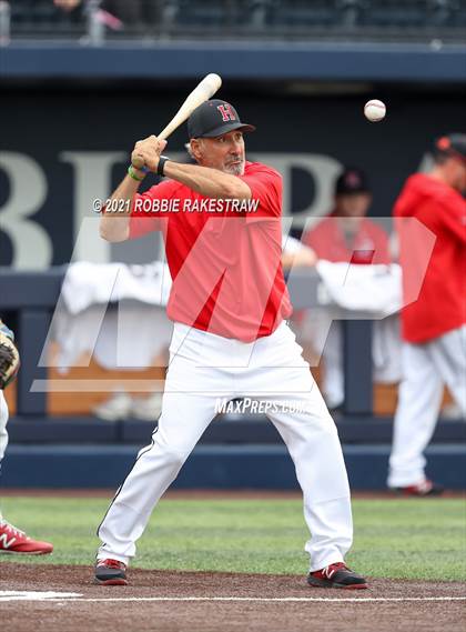 Thumbnail 3 in Rockwall vs. Rockwall-Heath (UIL 6A Regional Final) photogallery.