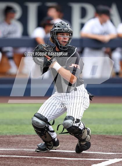Thumbnail 3 in Rockwall vs. Rockwall-Heath (UIL 6A Regional Final) photogallery.