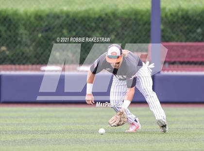 Thumbnail 1 in Rockwall vs. Rockwall-Heath (UIL 6A Regional Final) photogallery.