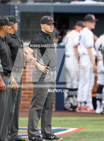 Thumbnail 2 in Rockwall vs. Rockwall-Heath (UIL 6A Regional Final) photogallery.