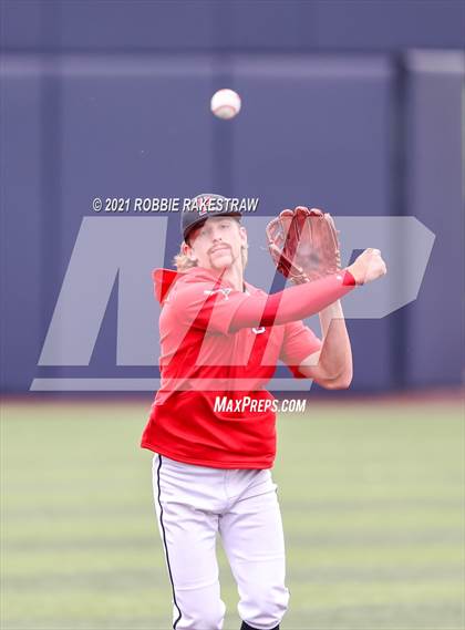 Thumbnail 2 in Rockwall vs. Rockwall-Heath (UIL 6A Regional Final) photogallery.