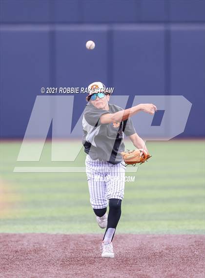 Thumbnail 2 in Rockwall vs. Rockwall-Heath (UIL 6A Regional Final) photogallery.