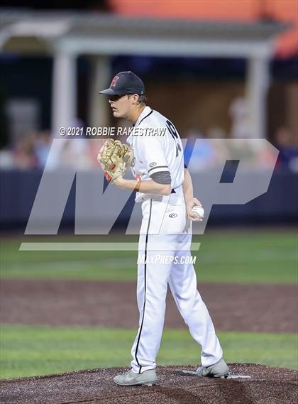 Thumbnail 2 in Rockwall vs. Rockwall-Heath (UIL 6A Regional Final) photogallery.