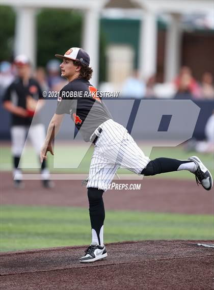 Thumbnail 3 in Rockwall vs. Rockwall-Heath (UIL 6A Regional Final) photogallery.