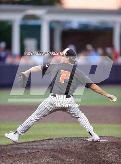 Thumbnail 3 in Rockwall vs. Rockwall-Heath (UIL 6A Regional Final) photogallery.