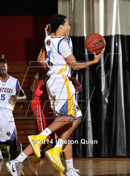 Thumbnail 3 in Benicia vs. Oak Hills (MaxPreps Holiday Classic) photogallery.