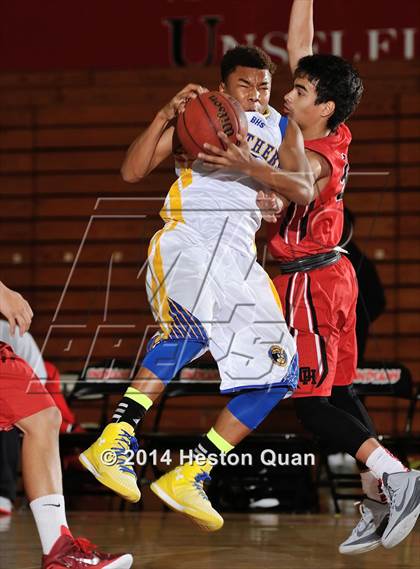 Thumbnail 1 in Benicia vs. Oak Hills (MaxPreps Holiday Classic) photogallery.