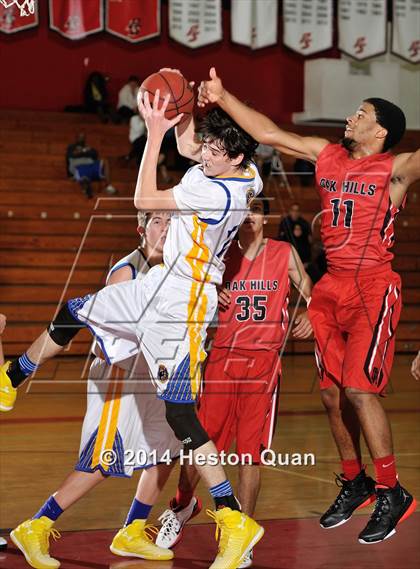 Thumbnail 3 in Benicia vs. Oak Hills (MaxPreps Holiday Classic) photogallery.