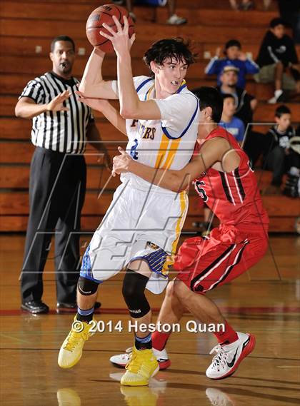 Thumbnail 2 in Benicia vs. Oak Hills (MaxPreps Holiday Classic) photogallery.