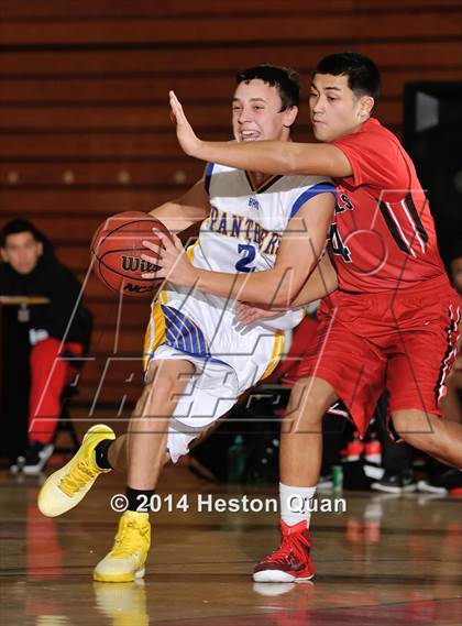 Thumbnail 3 in Benicia vs. Oak Hills (MaxPreps Holiday Classic) photogallery.