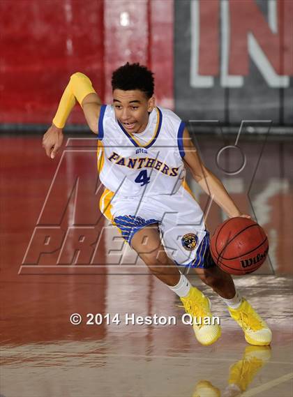 Thumbnail 2 in Benicia vs. Oak Hills (MaxPreps Holiday Classic) photogallery.